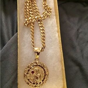 Gold Cuban Link Chain Necklace + Circular Pendant